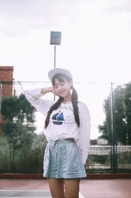 亲嘴扔衣服视频大全